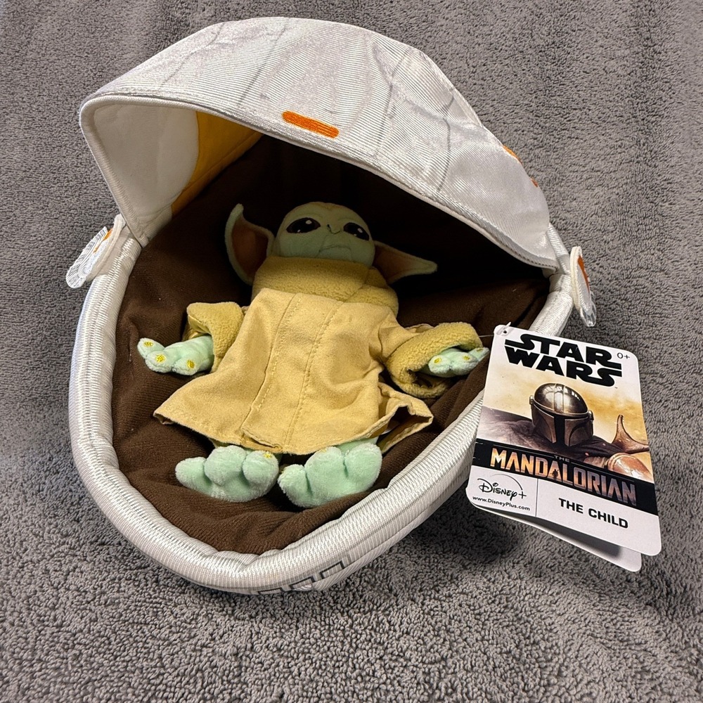 NWT Disney Store Mandalorian "The Child" Grogu in Crib Baby Yoda Plush